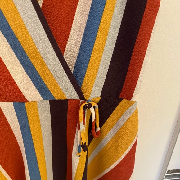 Monteau Striped Sleeveless Blouse - Picture 2 of 5